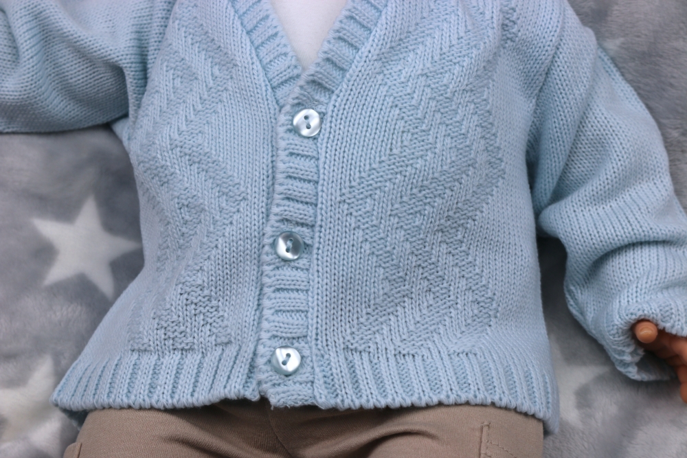 Strickjacke Weiß oder Blau