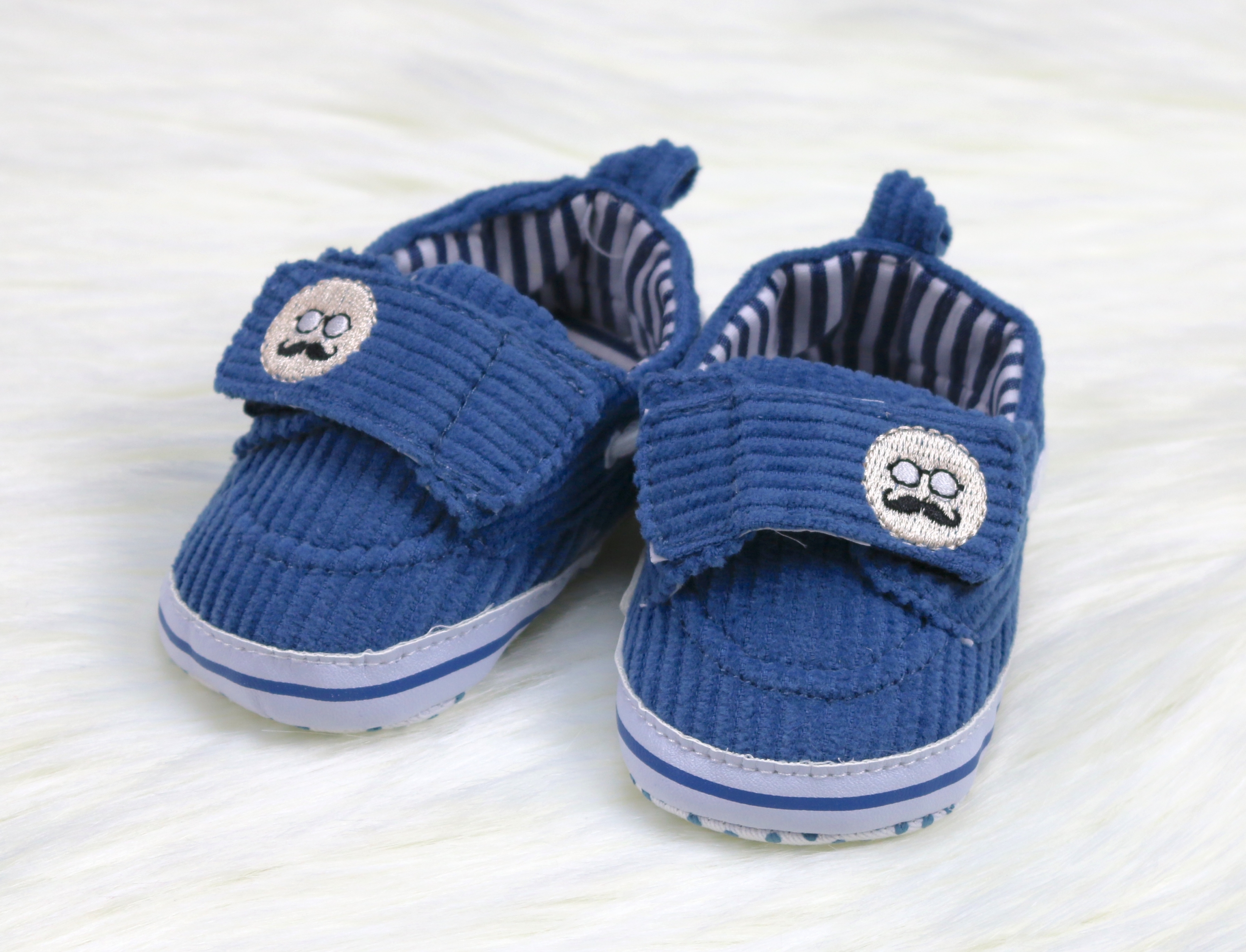 Jungen Schuhe Blau oder Braun